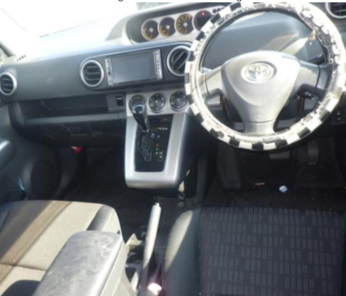 2012 Toyota Corolla Rumion — photo 2