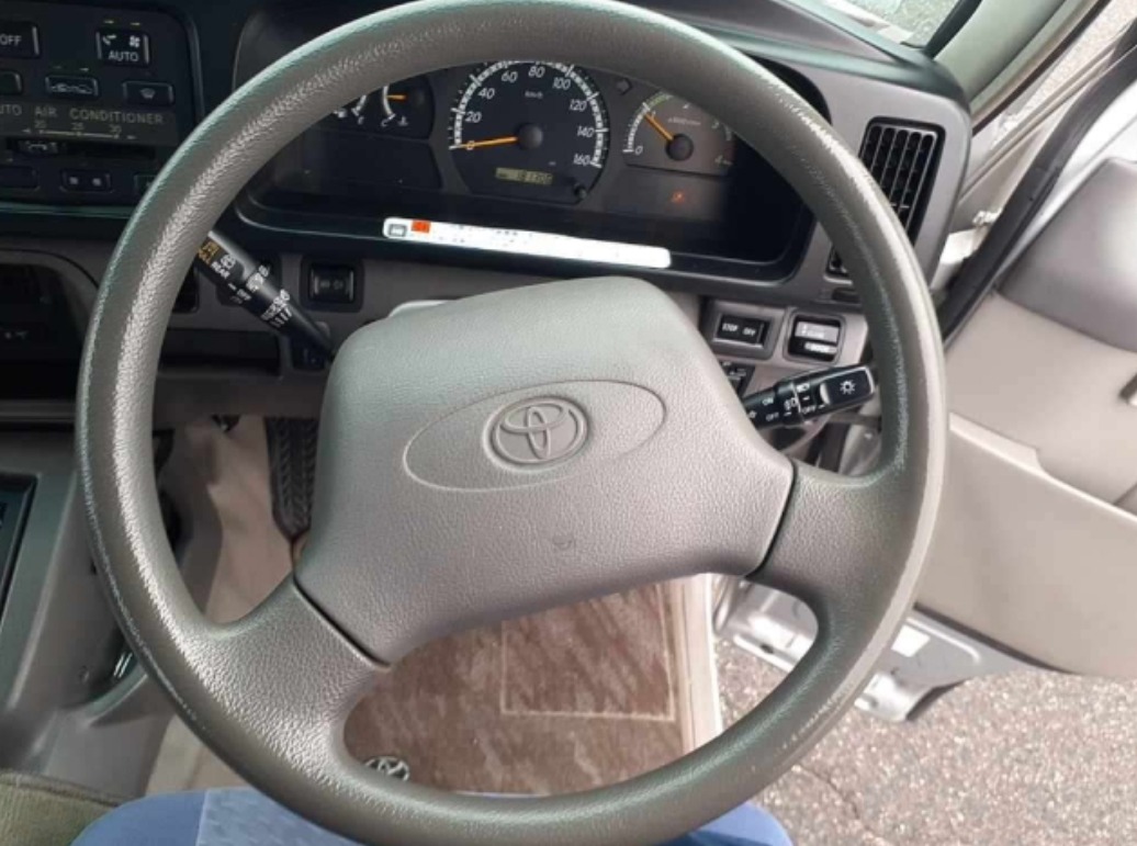 2016 Toyota Coaster — photo 4