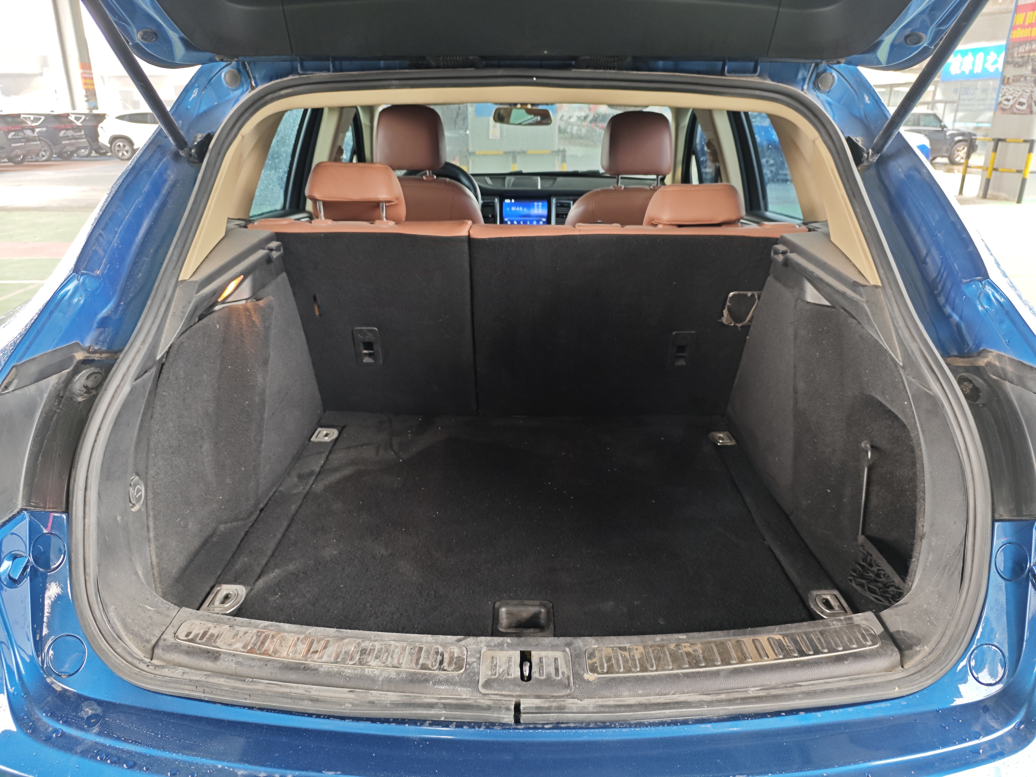 2017 Zotye SR9 — photo 11