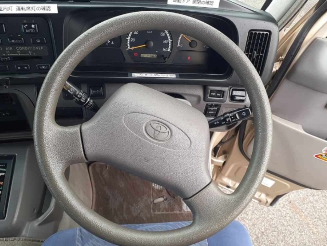 2016 Toyota Coaster — photo 3