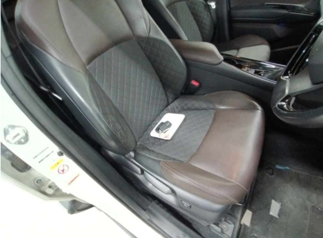 2018 Toyota C-HR G DAA-ZYX10 — photo 4