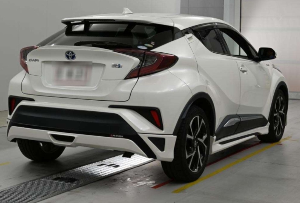 2018 Toyota C-HR G DAA-ZYX10 — photo 11