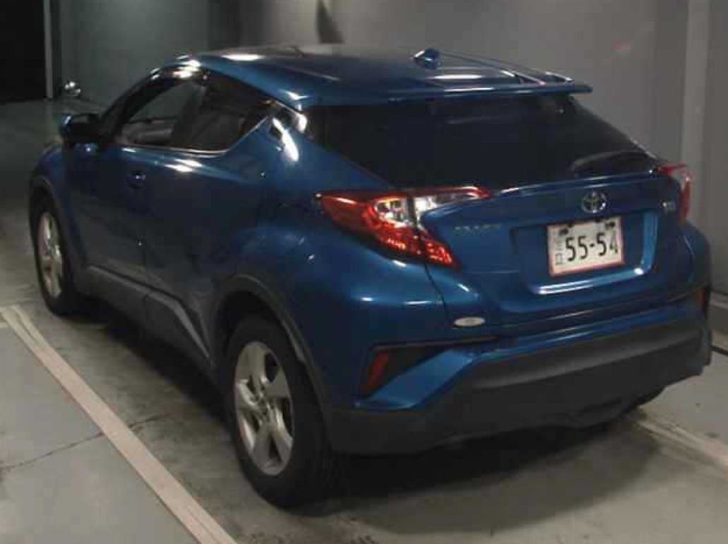 2017 Toyota C-HR ZYX10-2087035 — photo 4
