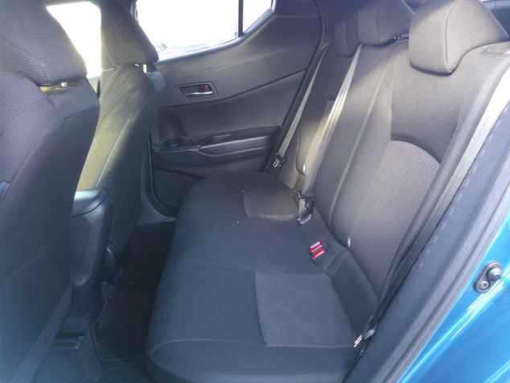 2017 Toyota C-HR ZYX10-2087035 — photo 7