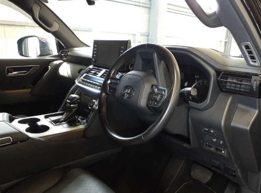 2023 Toyota Land Cruiser Wagon ZX 4WD — photo 5