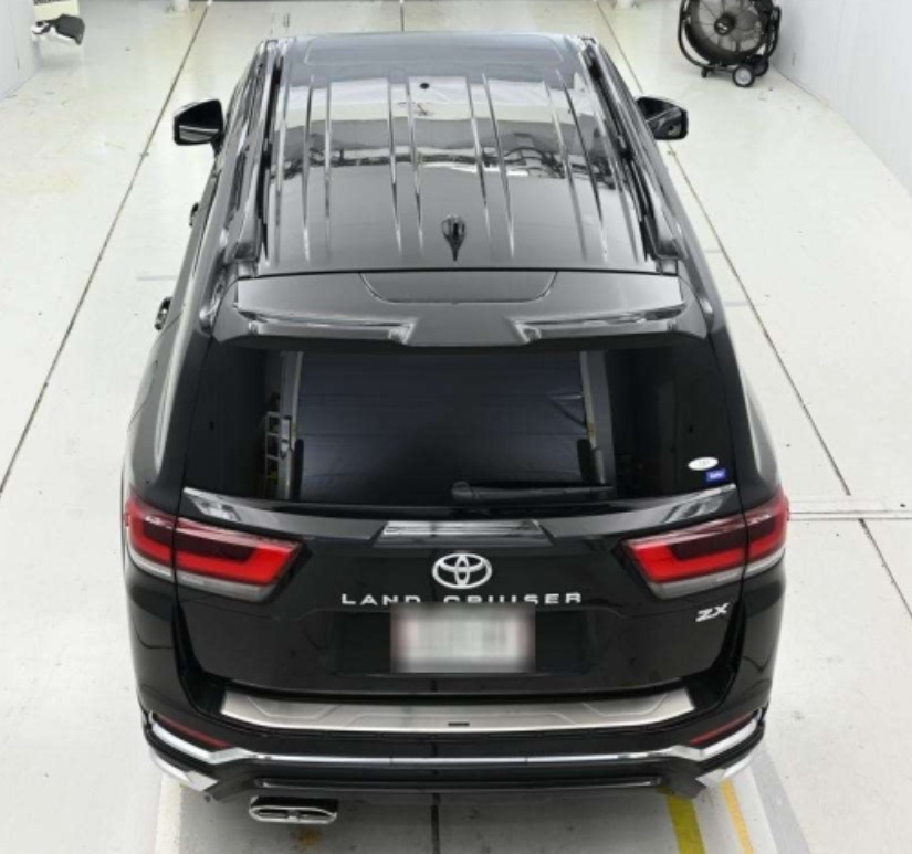 2023 Toyota Land Cruiser Wagon ZX 4WD — photo 6