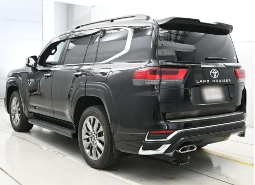 2023 Toyota Land Cruiser Wagon ZX 4WD — photo 9