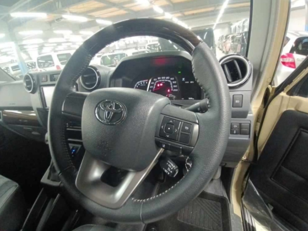 2024 Toyota Land Cruiser Wagon AX 4WD — photo 5