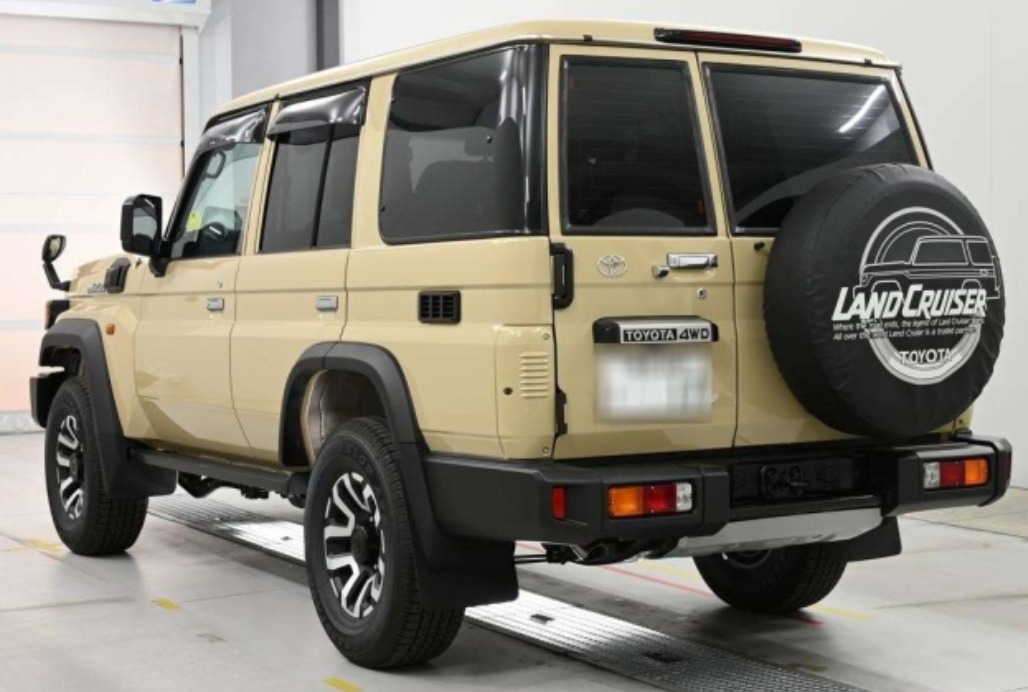 2024 Toyota Land Cruiser Wagon AX 4WD — photo 8