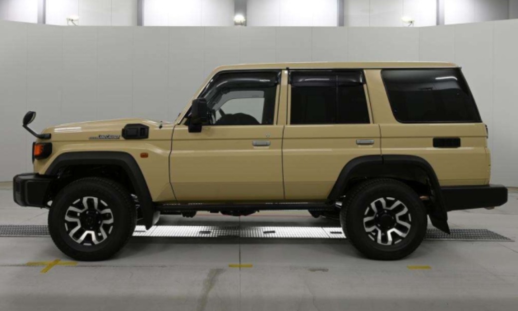 2024 Toyota Land Cruiser Wagon AX 4WD — photo 10