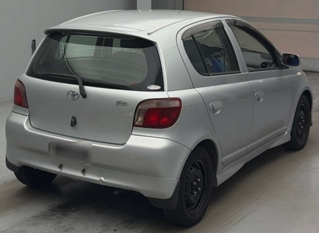 1999 Toyota Vitz — photo 2