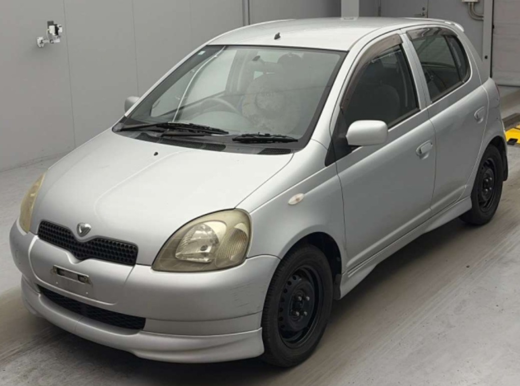 1999 Toyota Vitz — photo 3