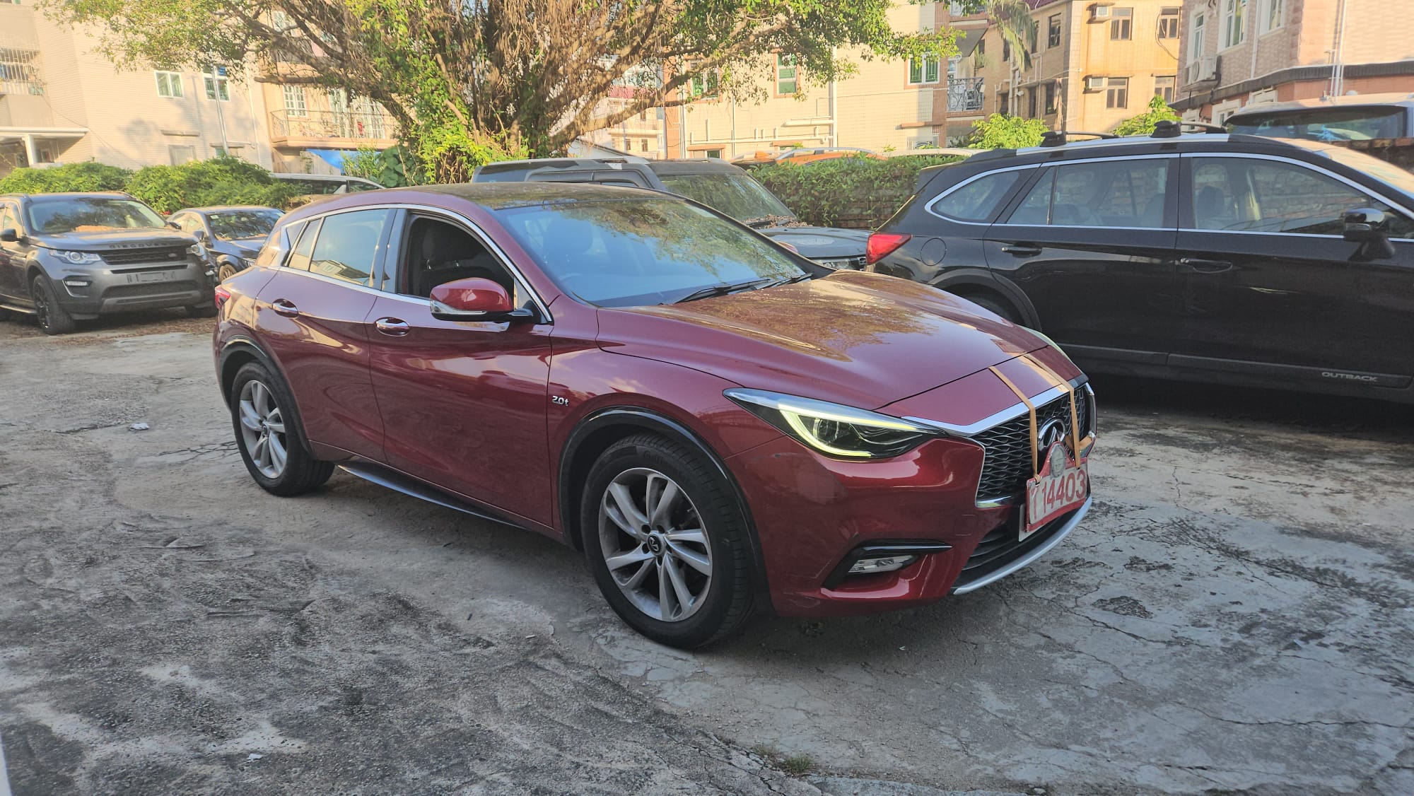 2017 Infiniti Q30 — photo 2