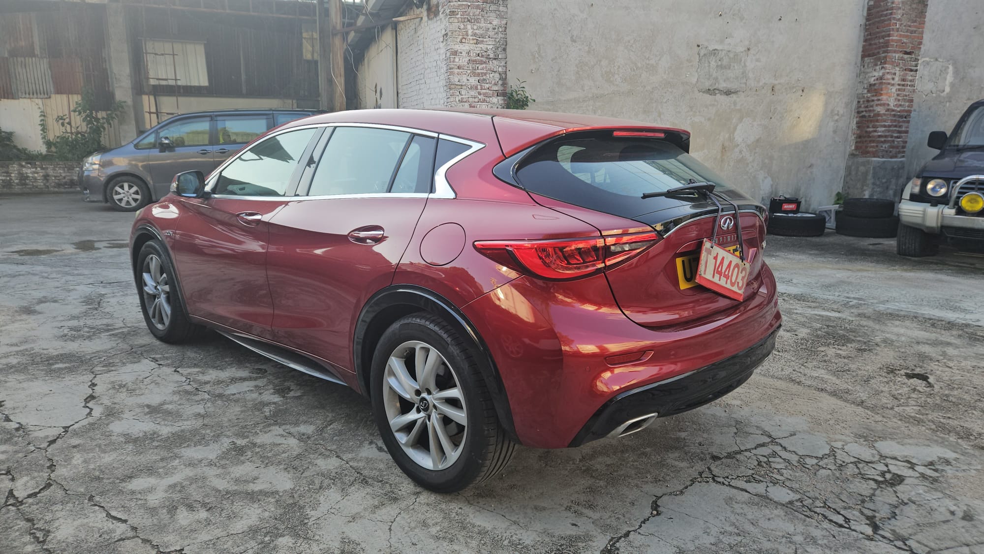 2017 Infiniti Q30 — photo 6