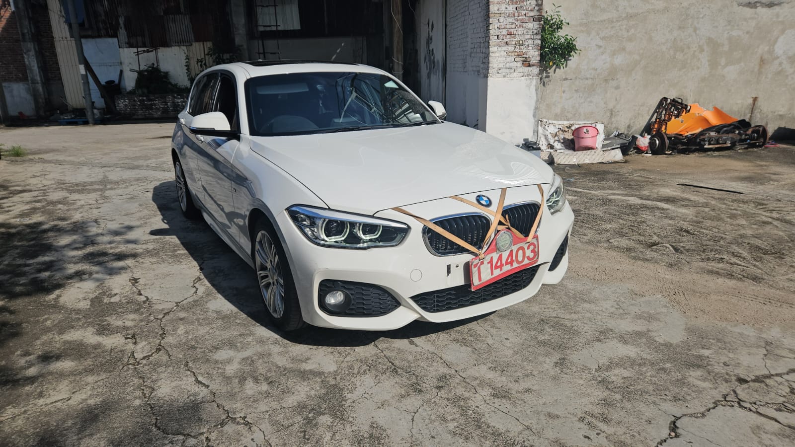 2015 BMW 120i — photo 2