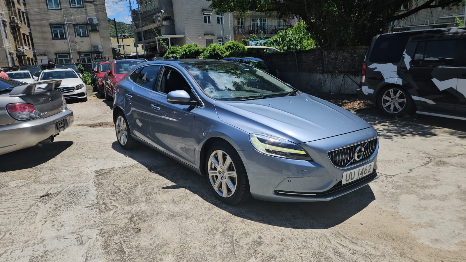 2017 Volvo V40 — photo 2
