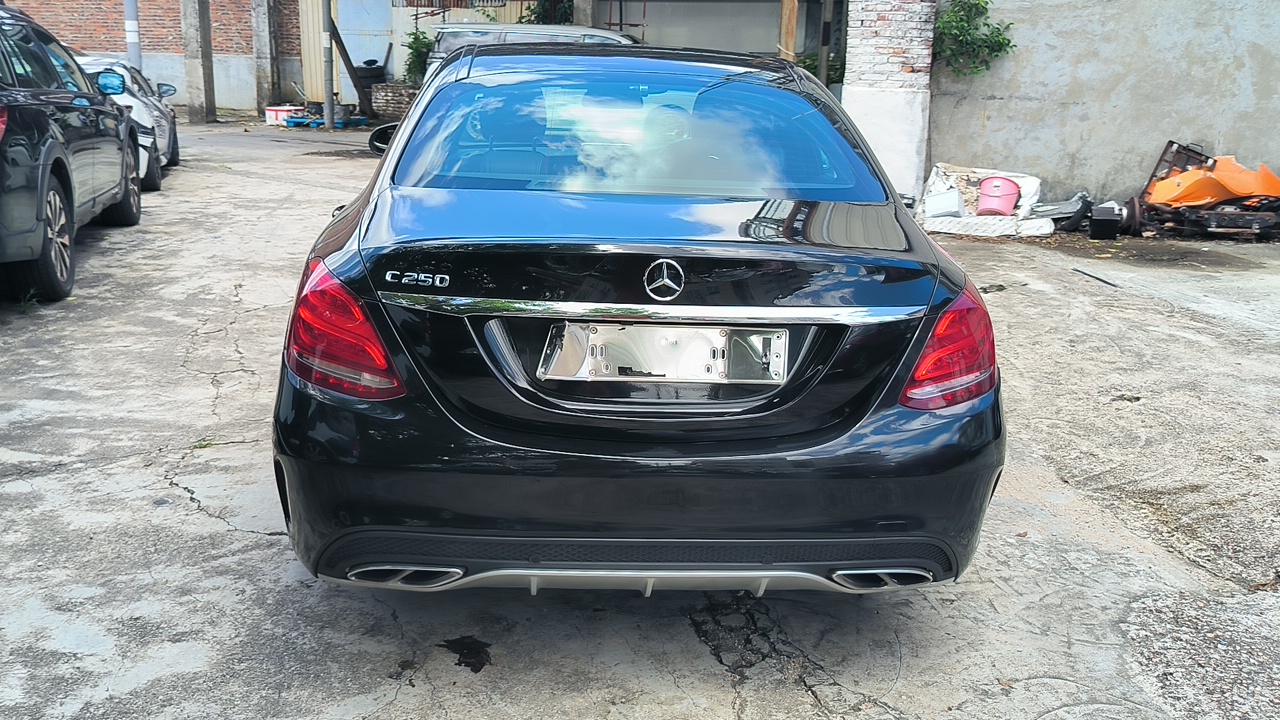 2015 Mercedes-Benz C250 — photo 2