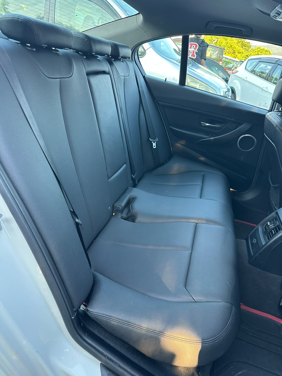 2015 BMW 320i — photo 4