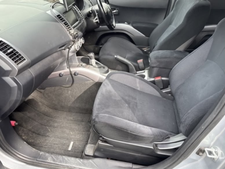 2009 Mitsubishi Outlander — photo 8