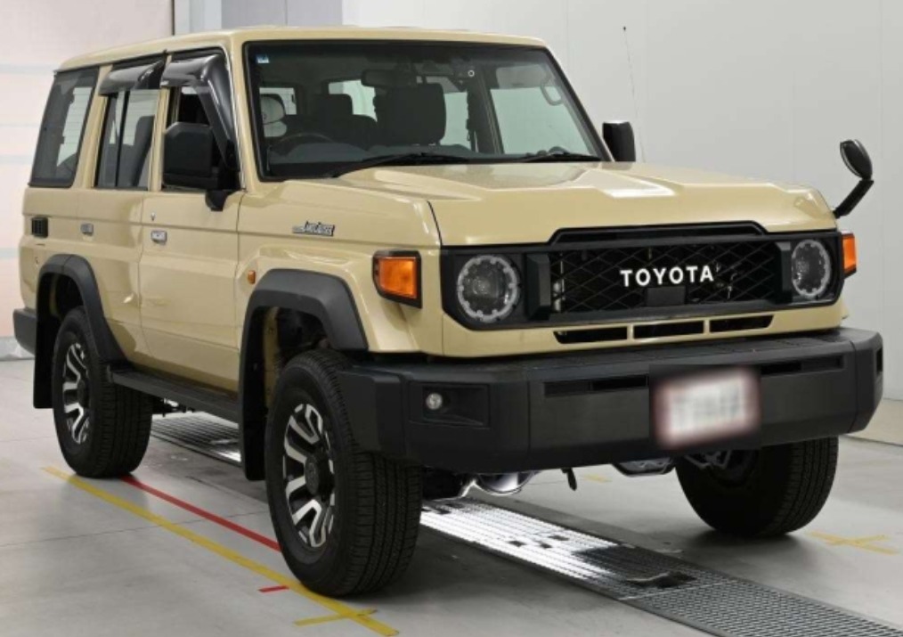 2025 Toyota Land Cruiser Wagon AX 4WD — photo 7