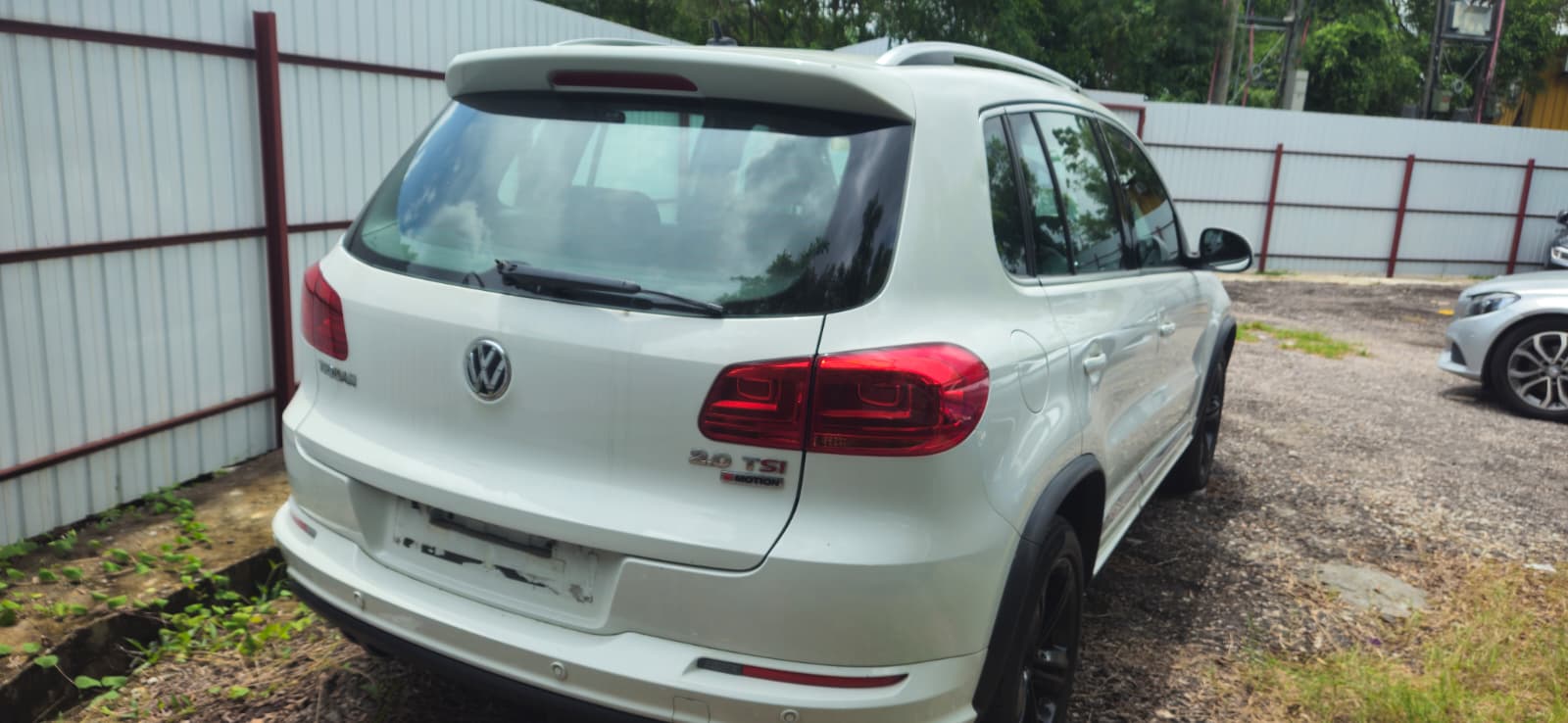2016 Volkswagen Tiguan — photo 8