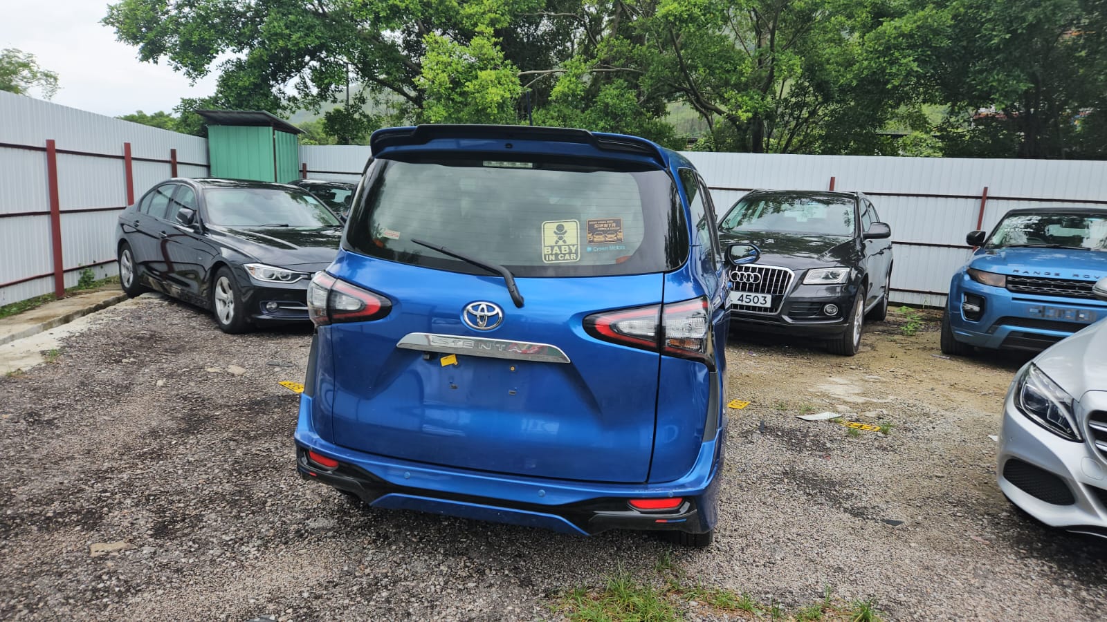 2015 Toyota Sienta — photo 3