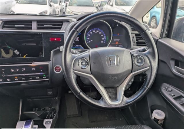 2016 Honda L-PKG DAA-GP5 — photo 4