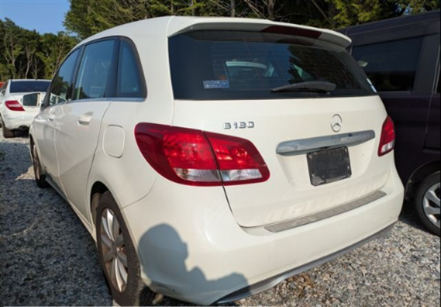 2015 Mercedes Benz DBA-246242 — photo 3