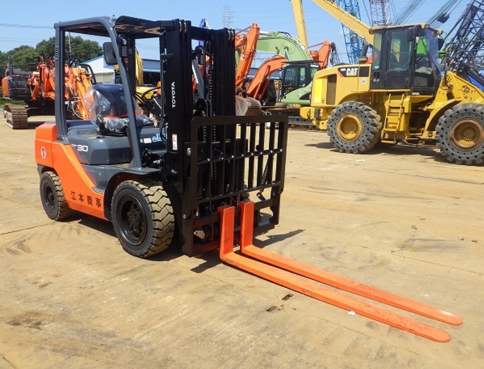 2010 Toyota Counterbalance Forklift - 3.0 Ton