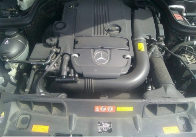 2011 MERCEDES  C200 DBA-204048 — photo 2
