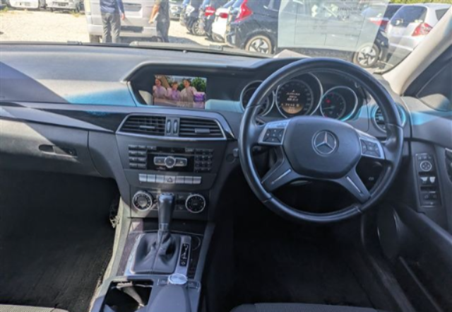 2011 MERCEDES  C200 DBA-204048 — photo 4