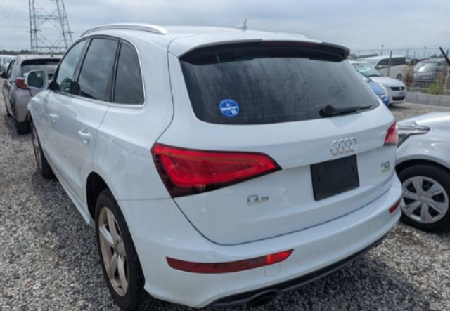 2012 AUDI Q5 ABA-8RCNCF — photo 2
