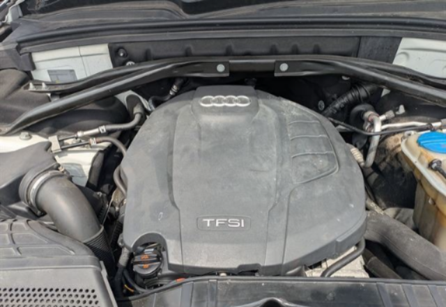 2012 AUDI Q5 ABA-8RCNCF — photo 5