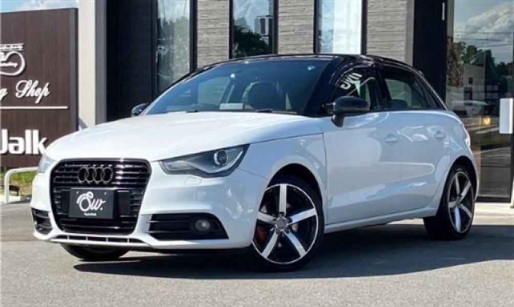 2013 AUDI  A1 8XCAX