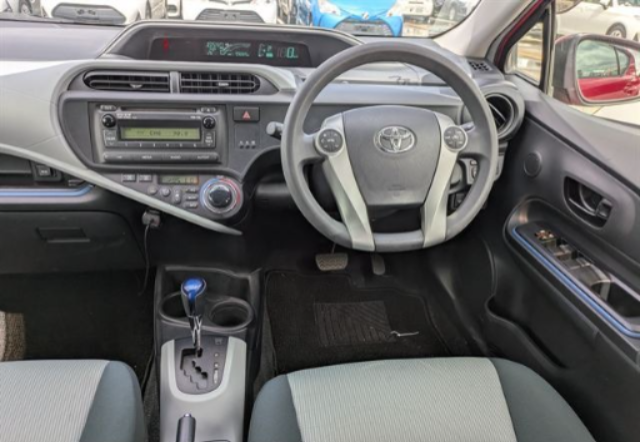 2013 TOYOTA AQUA  S DAA-NHP10 — photo 4