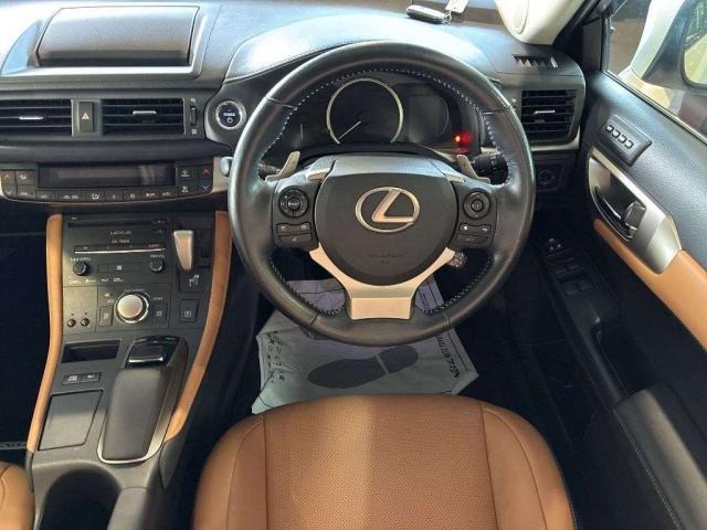 2017 LEXUS CT200H Grade ZWA10 — photo 3