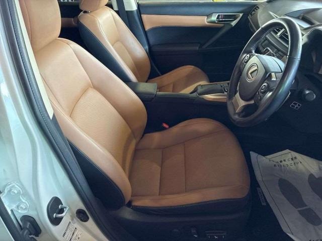 2017 LEXUS CT200H Grade ZWA10 — photo 4