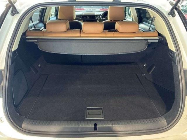 2017 LEXUS CT200H Grade ZWA10 — photo 6