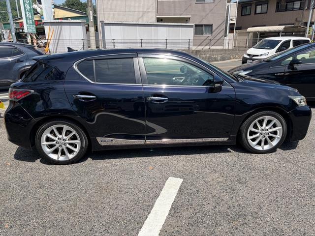 2011 LEXUS CT200H ZWA10 — photo 4
