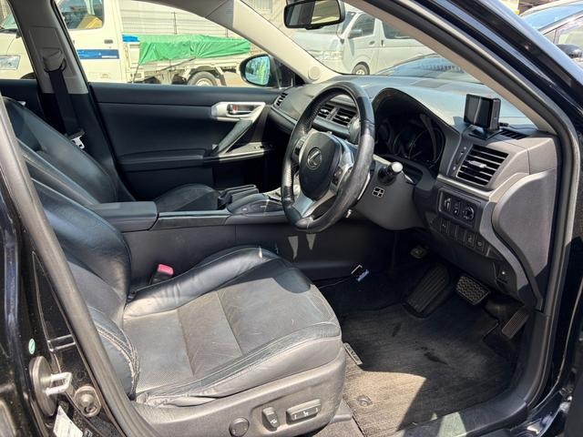 2011 LEXUS CT200H ZWA10 — photo 12
