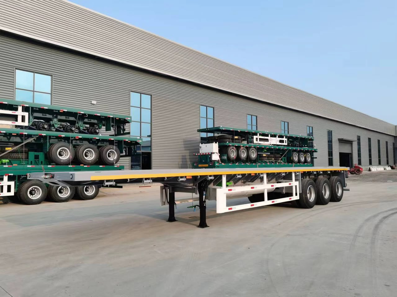 3 AXLE 40FT FLATBED TRAILER