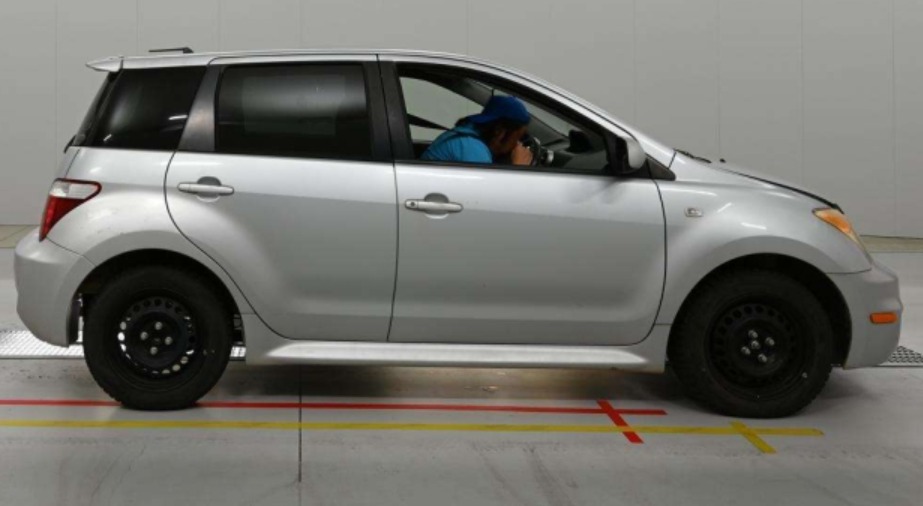 2005 TOYOTA IST 1300CC — photo 4