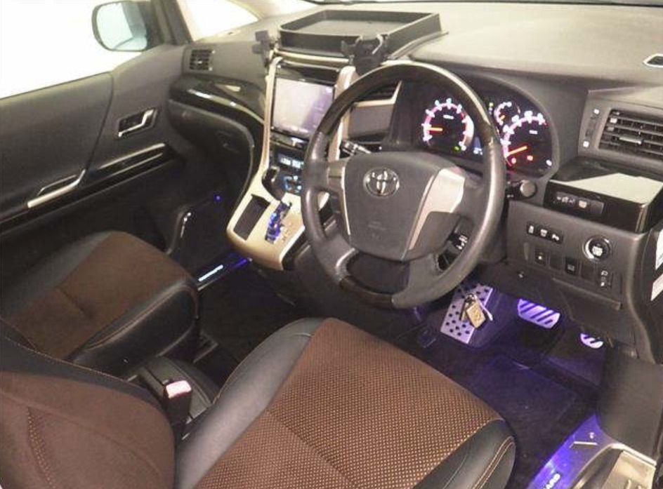 2014 TOYOTA ALPHARD 240S — photo 6