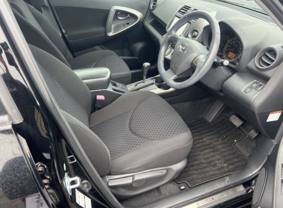 2011 TOYOTA VANGUARD 240S — photo 7