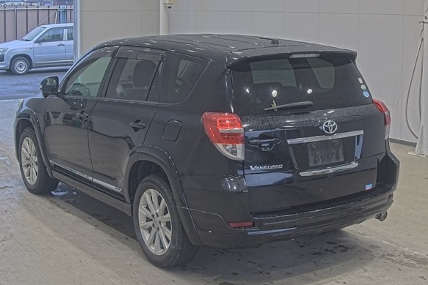 2011 TOYOTA VANGUARD 240S — photo 9