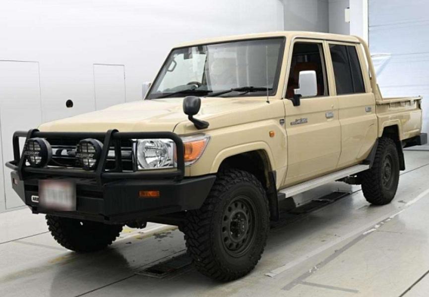 2015 TOYOTA LAND CRUISER PICKUP