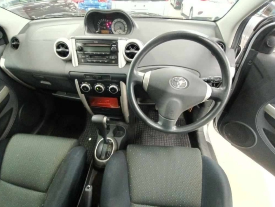 2005 TOYOTA IST 1300CC — photo 10