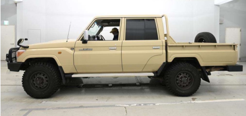 2015 TOYOTA LAND CRUISER PICKUP — photo 5