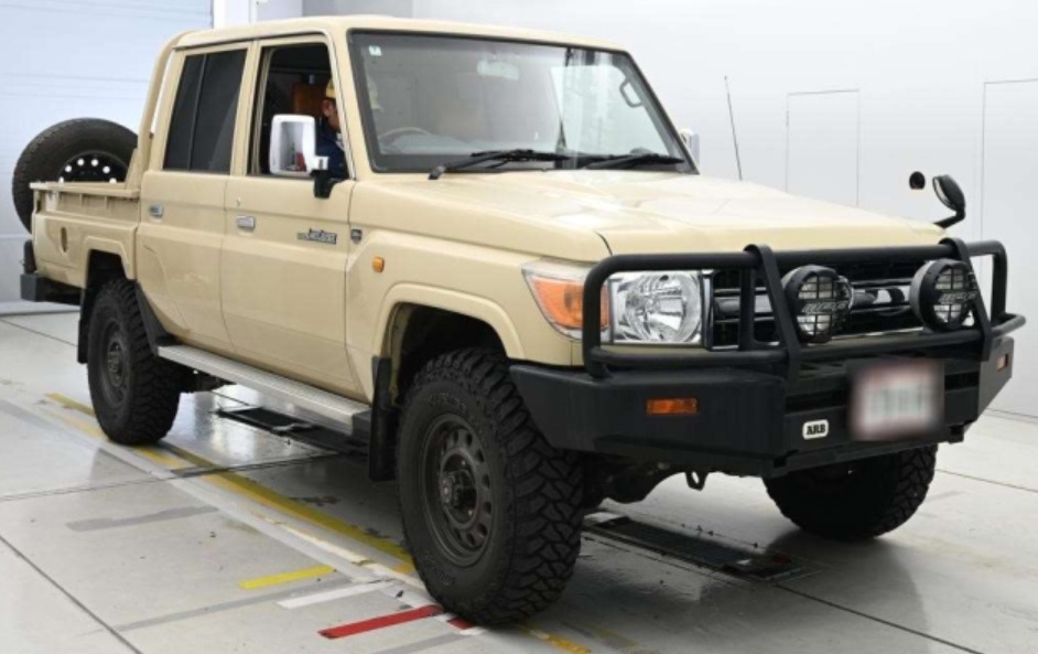 2015 TOYOTA LAND CRUISER PICKUP — photo 6