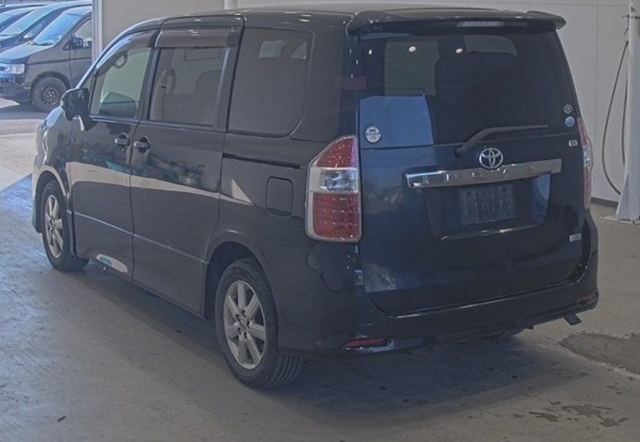 2007 TOYOTA NOAH 2.0L ZRR70W — photo 3